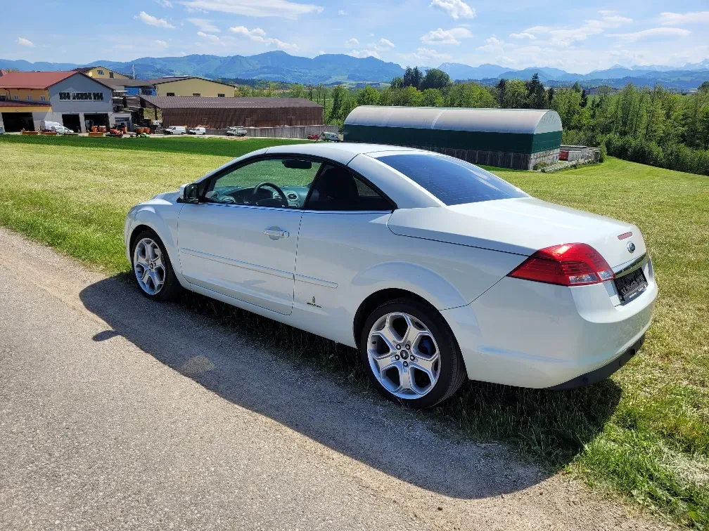Ford Focus 2010 photo 2