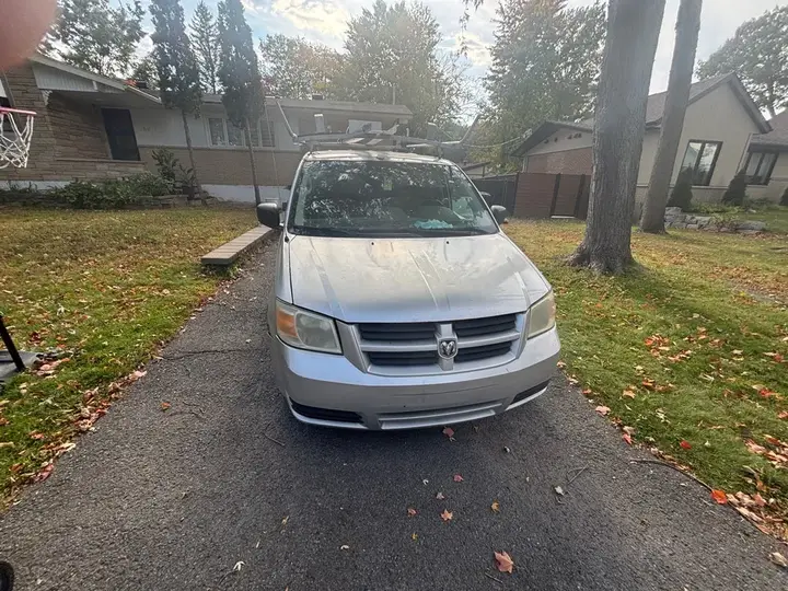 Dodge Grand Caravan 2008 photo 3
