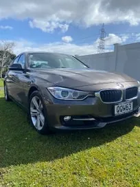 BMW 320I 2012 photo 2