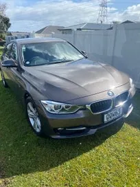 BMW 320I 2012 photo 3