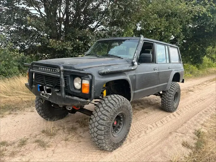 Nissan Patrol Y60