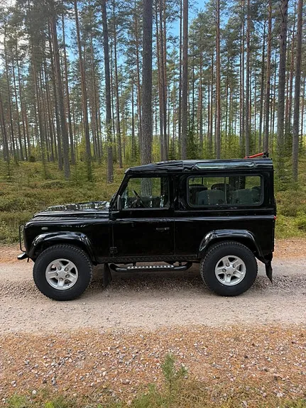 Land Rover Defender 90 2002 photo 2
