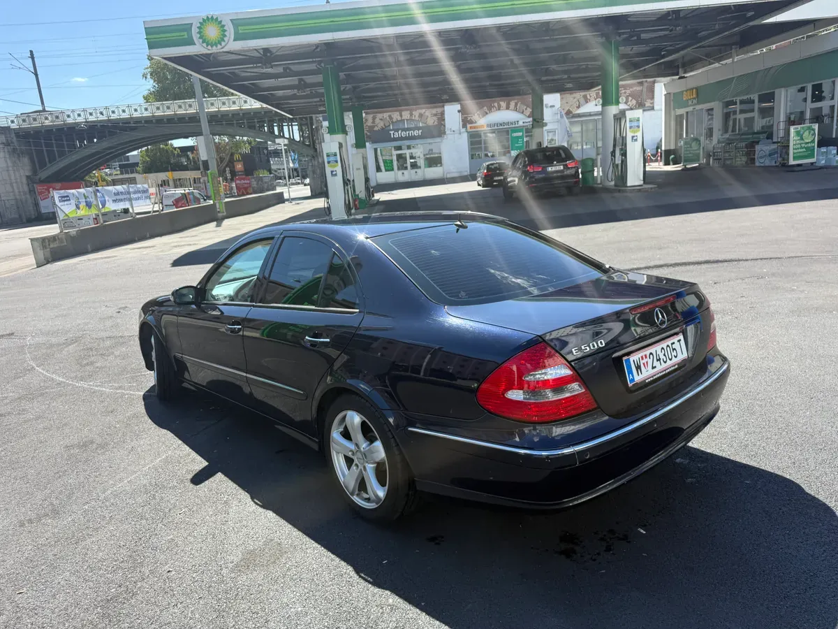 Mercedes-Benz E-Class 2004 photo 3
