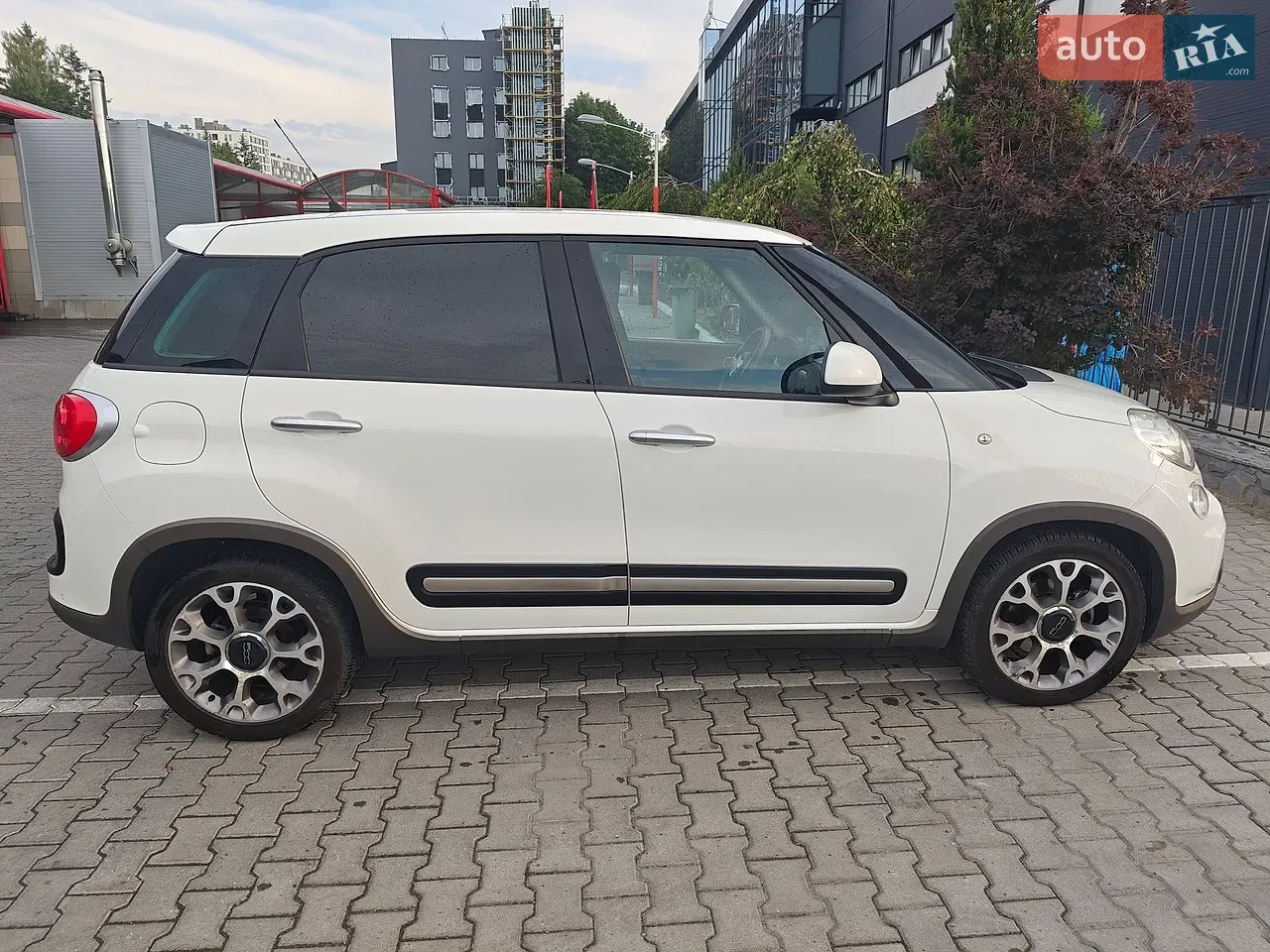 Fiat 500L 2014 photo 2