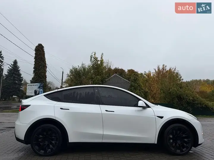 Tesla Model Y 2021 photo 4