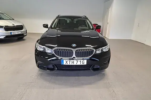 BMW 330E 2021 photo 2