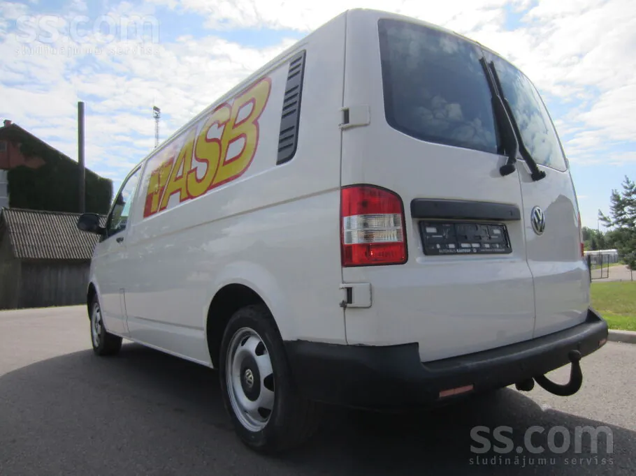 Volkswagen T5 2010 photo 2
