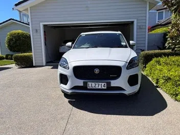 Jaguar E-Pace 2018 photo 2
