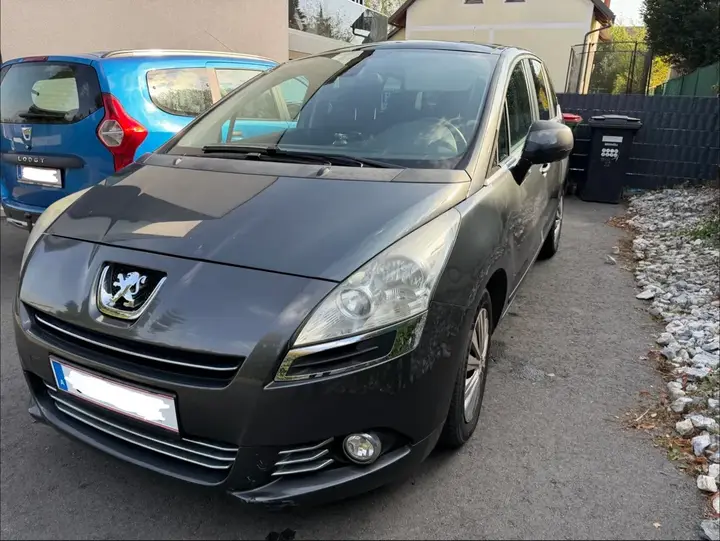 Peugeot 5008 2010 photo 3