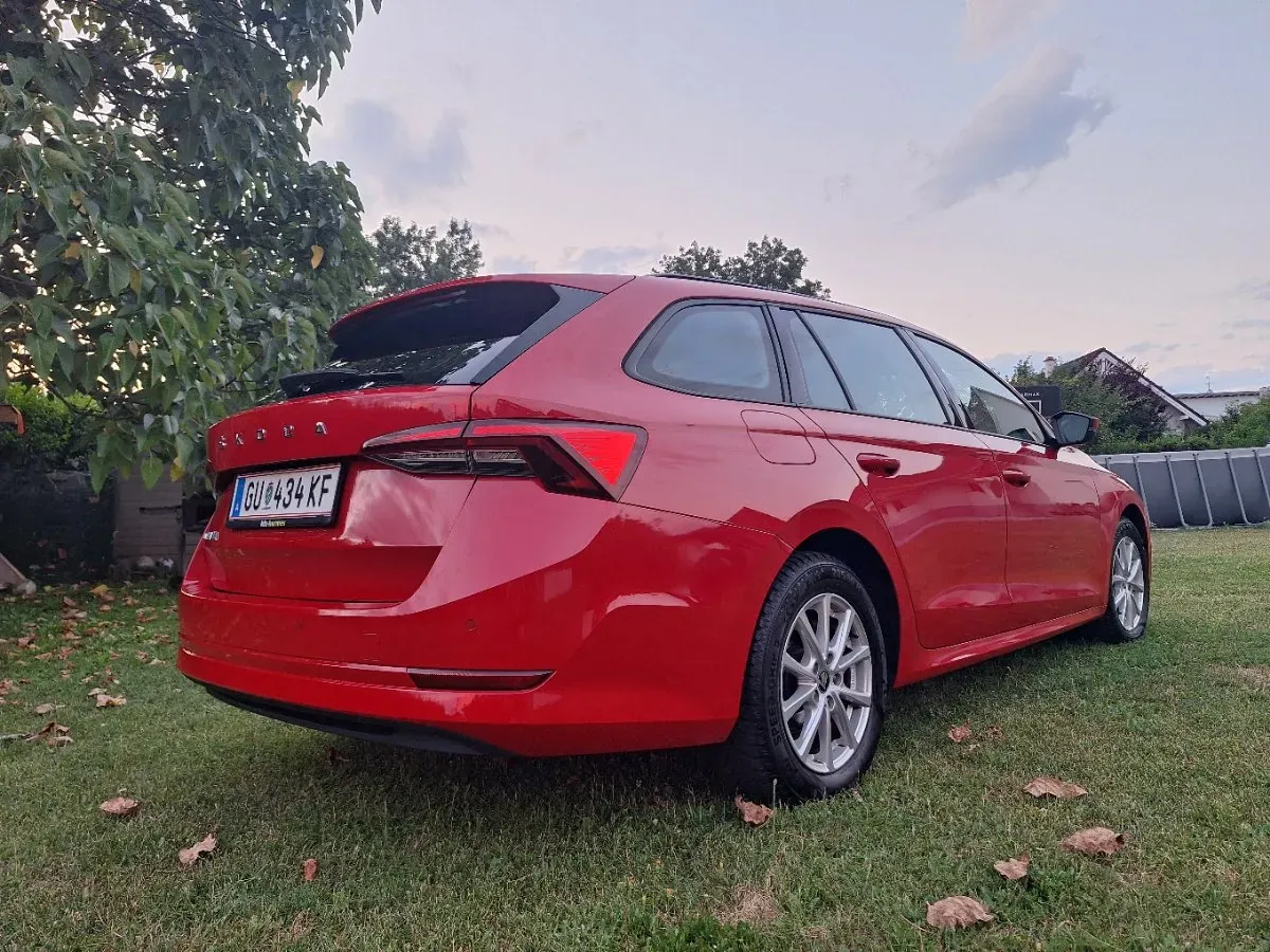 Skoda Octavia 2021 photo 2