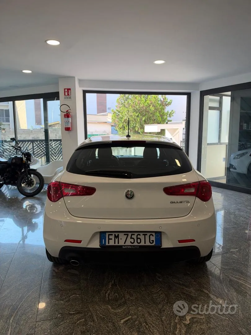 Alfa Romeo Giulietta 2017 photo 3