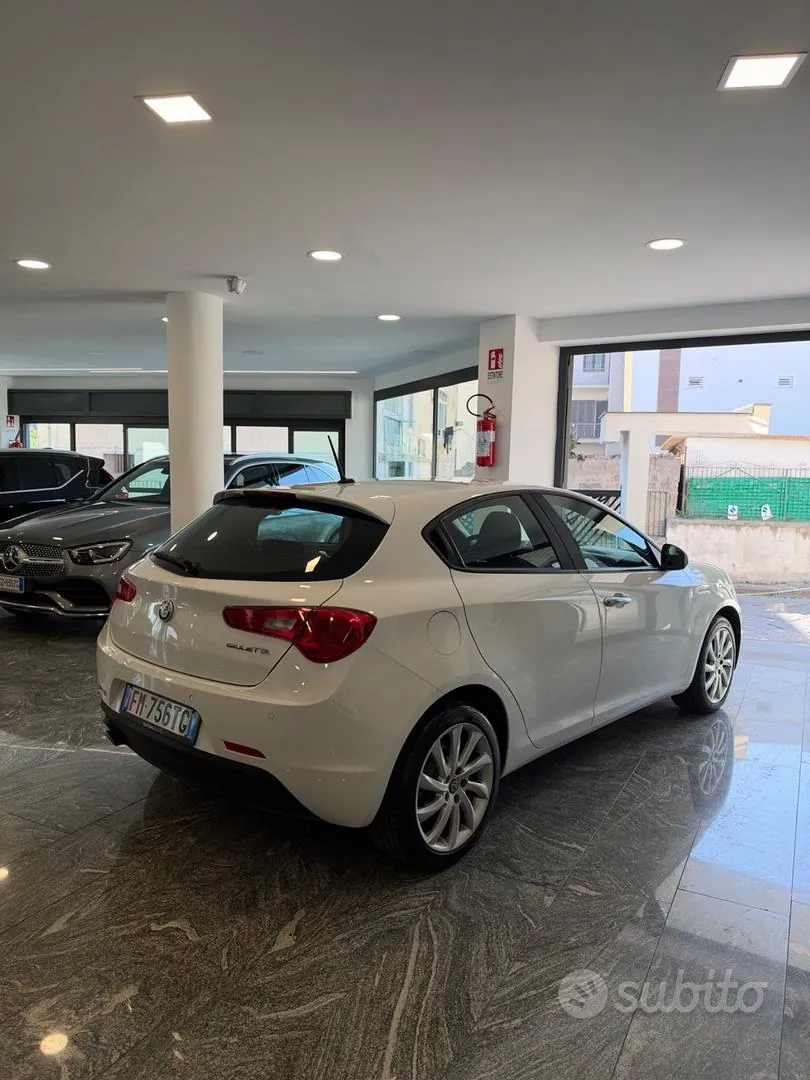 Alfa Romeo Giulietta 2017 photo 4