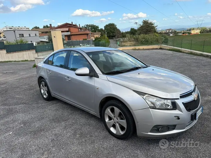Chevrolet Cruze 2010 photo 2