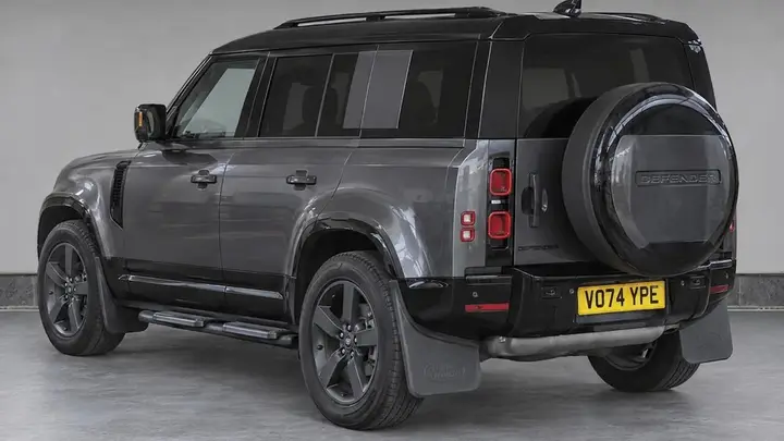 Land Rover Defender 110 2024 photo 3