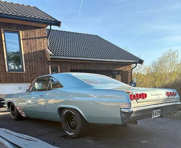 Chevrolet Impala 1965 photo 2