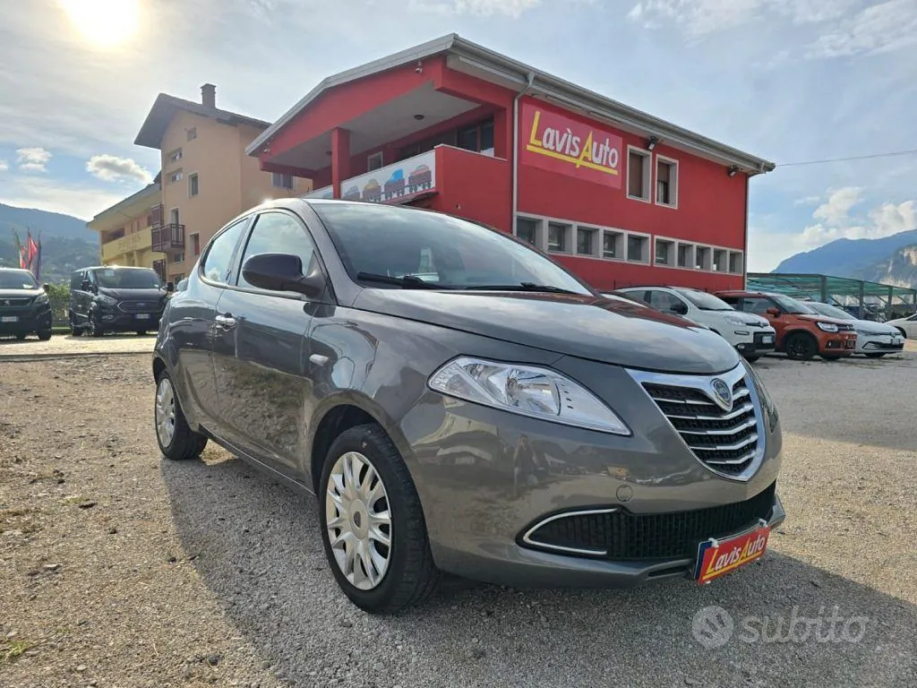 Lancia Ypsilon