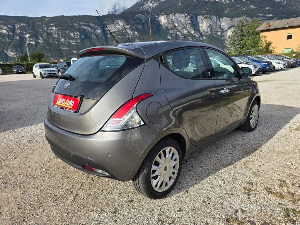 Lancia Ypsilon 2015 photo 5