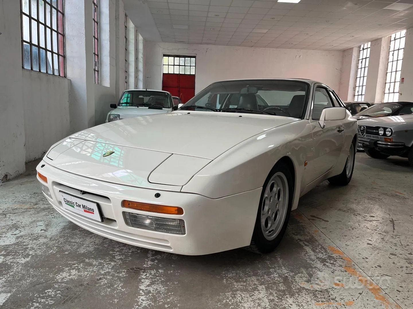 Porsche 944