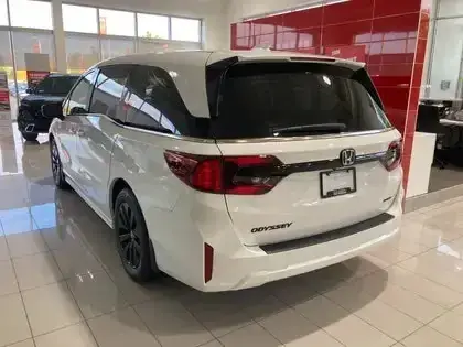 Honda Odyssey 2027 photo 3