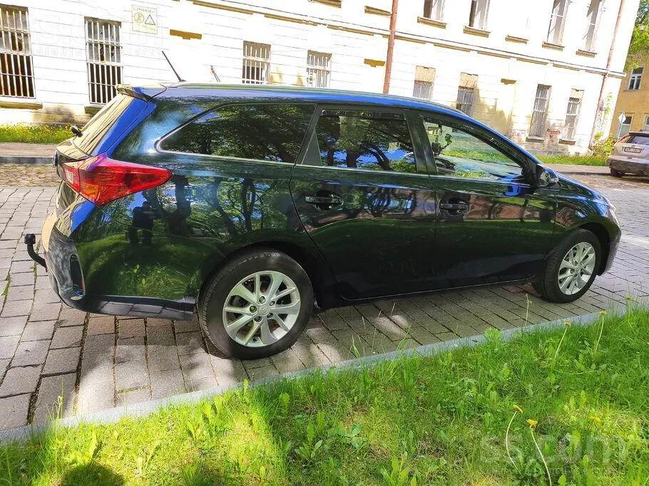 Toyota Auris 2013 photo 3