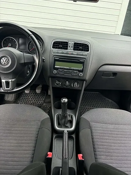 Volkswagen Polo 2010 photo 5