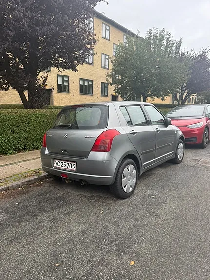 Suzuki Swift 2006 photo 2