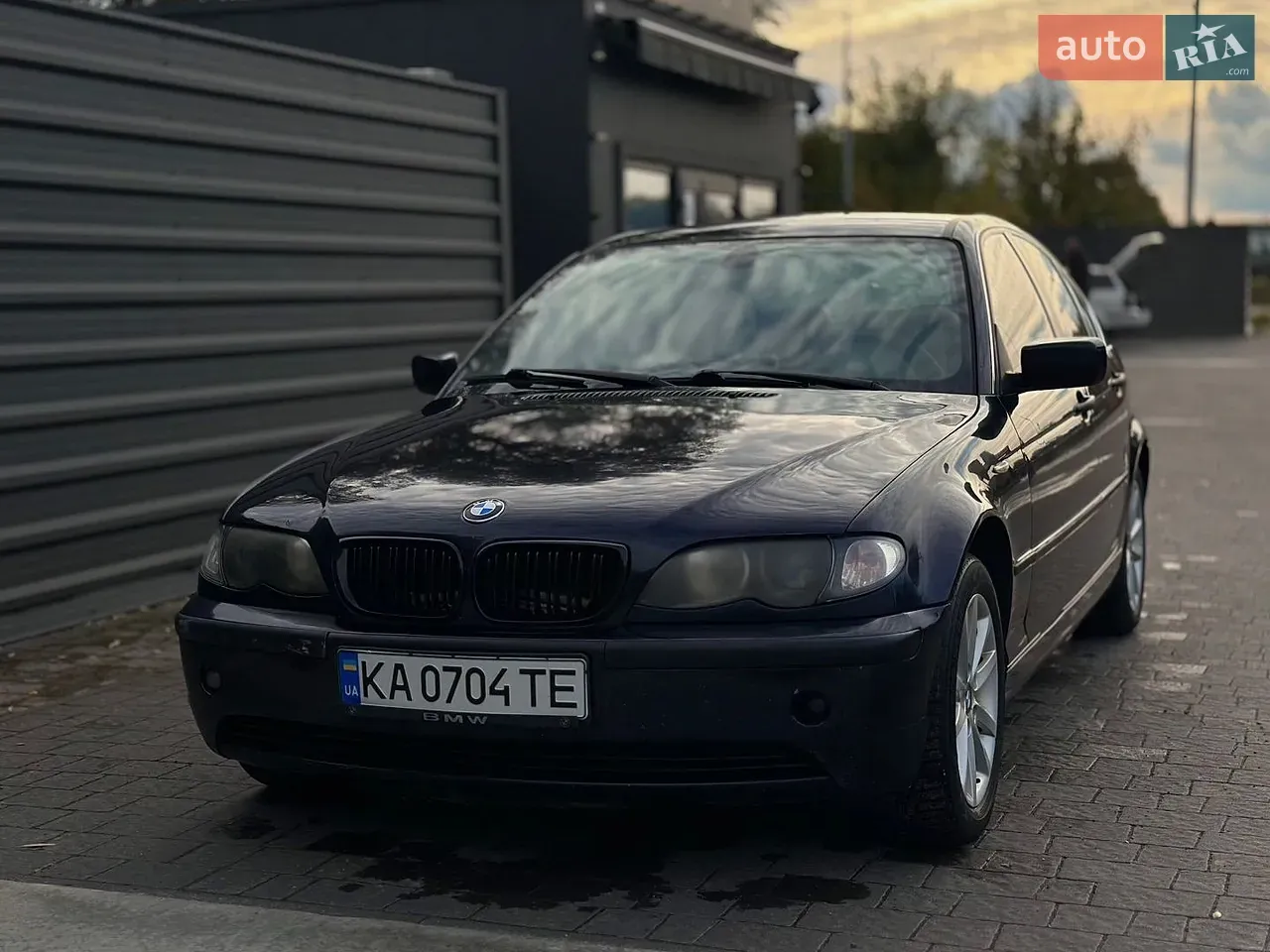 BMW 3 Series 2004 photo 2