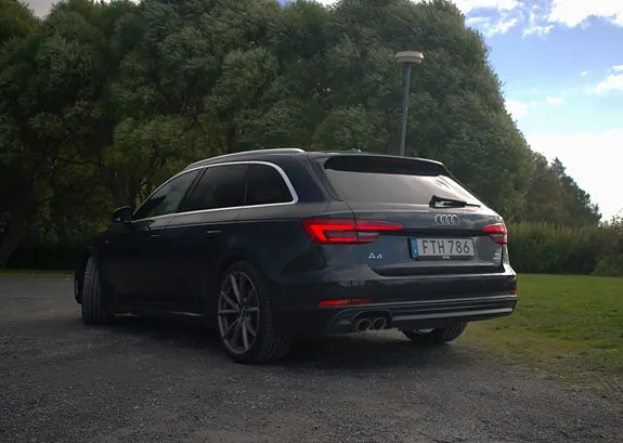 Audi A4 2016 photo 3