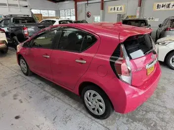 Toyota Aqua 2016 photo 5