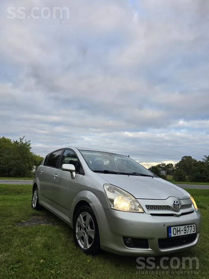 Toyota Corolla Verso 2007 photo 2