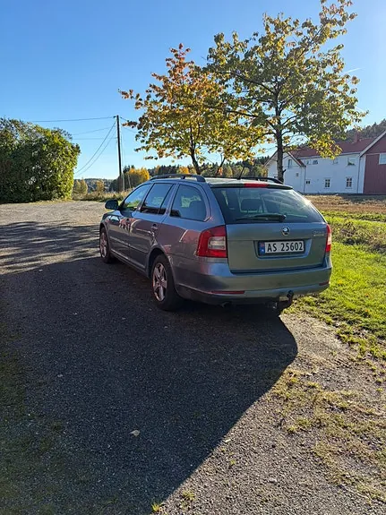 Skoda Octavia 2011 photo 5