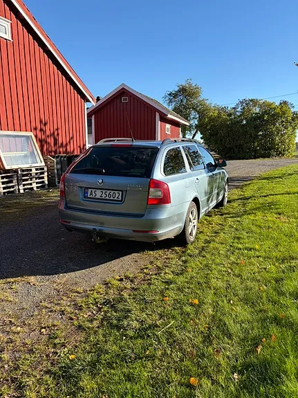 Skoda Octavia 2011 photo 4
