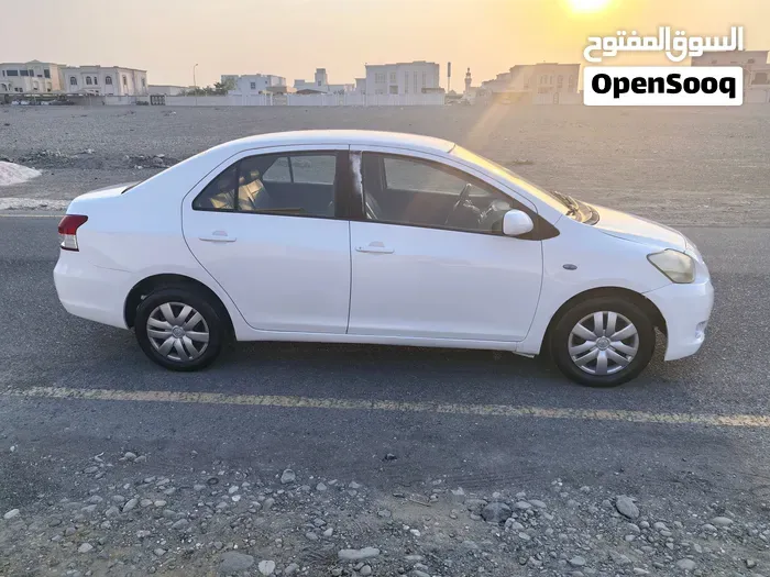 Toyota Yaris 2011 photo 4