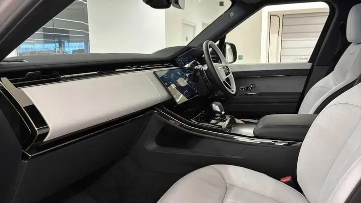 Land Rover Range Rover Sport 2025 photo 3