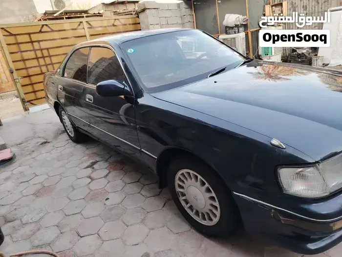 Toyota Crown 1994 photo 2