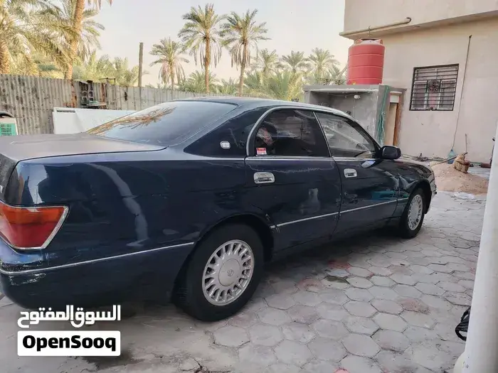 Toyota Crown 1994 photo 3