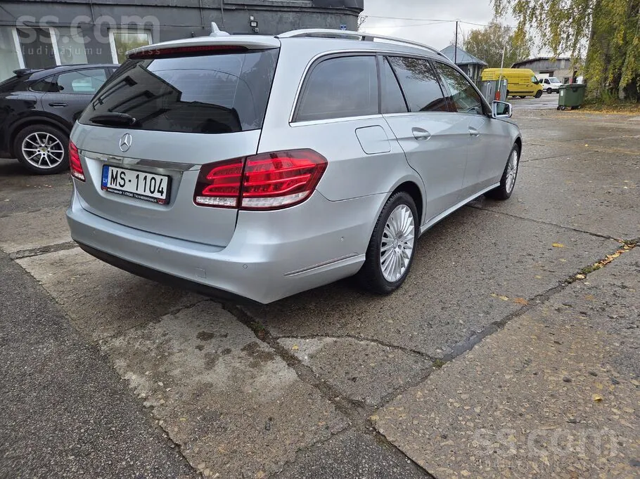 Mercedes-Benz E220 2015 photo 4