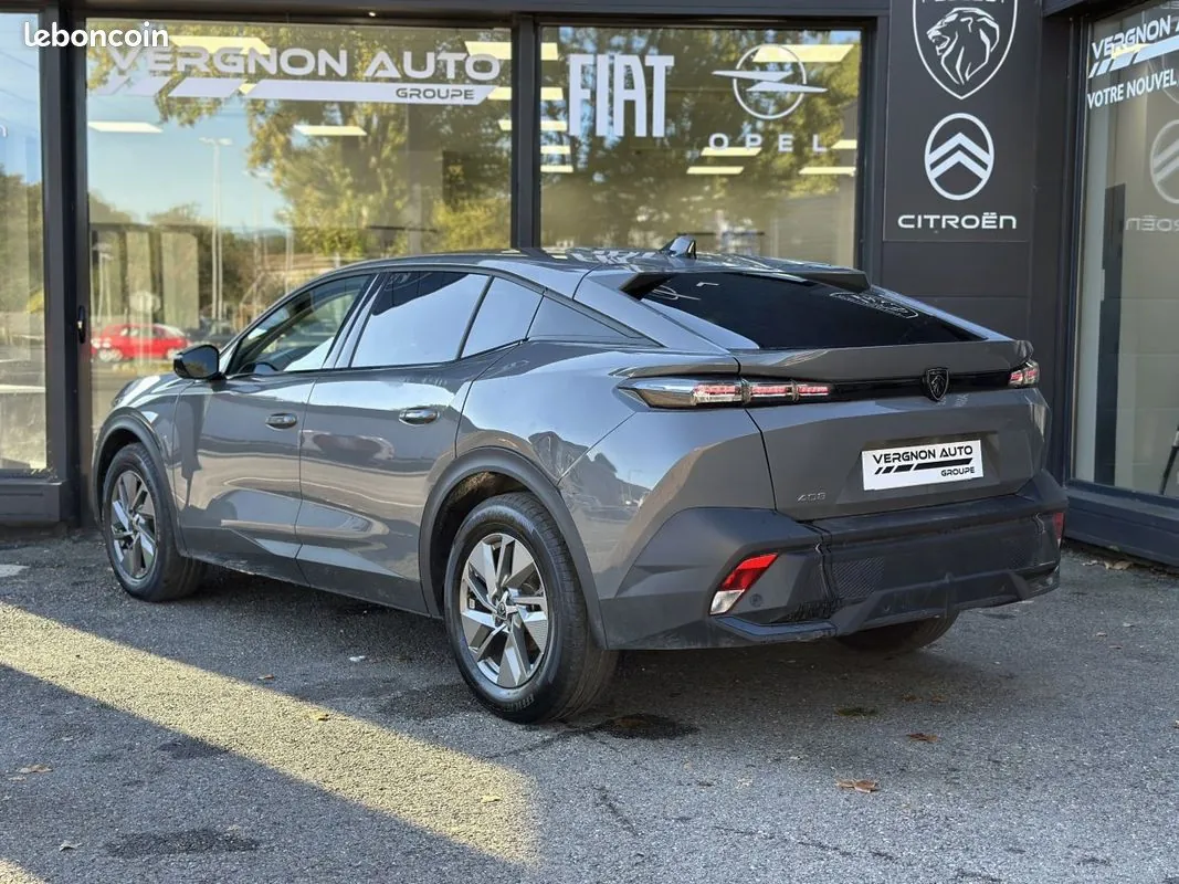 Peugeot 408 2025 photo 3