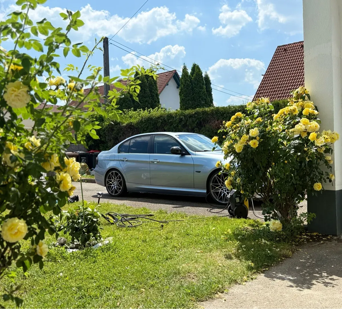 BMW 3 Series 2010 photo 2