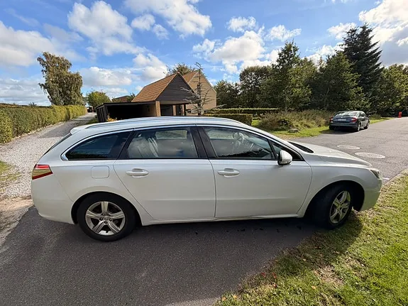 Peugeot 508 2010 photo 2