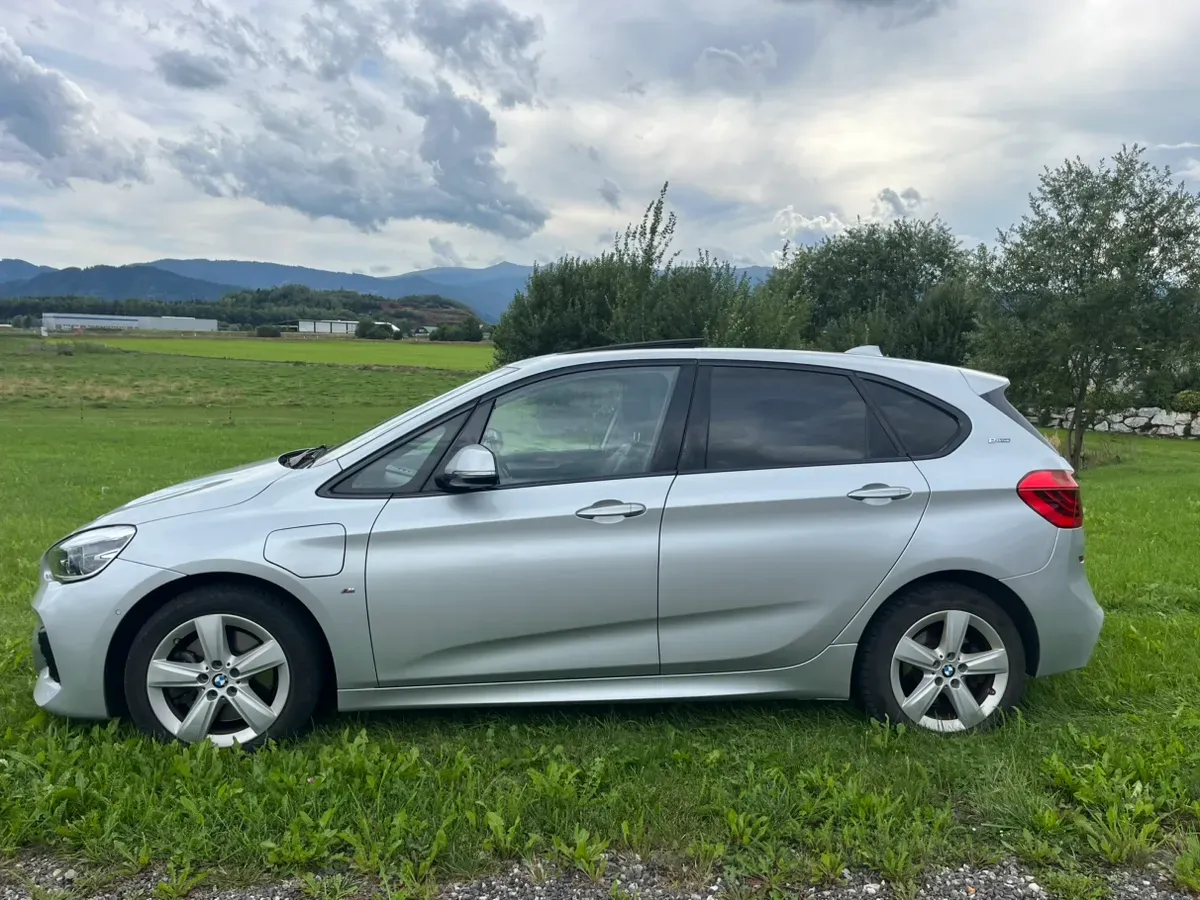 BMW 2 Series 2018 photo 2