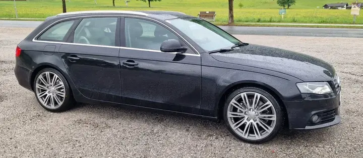 Audi A4 2008 photo 2