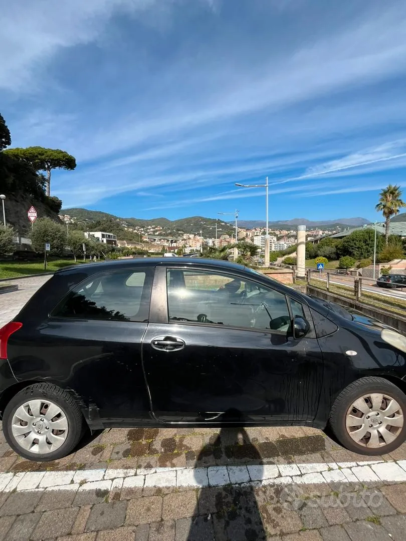 Toyota Yaris 2006 photo 2