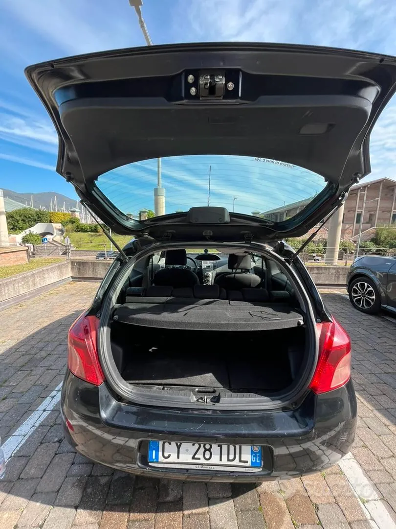 Toyota Yaris 2006 photo 4