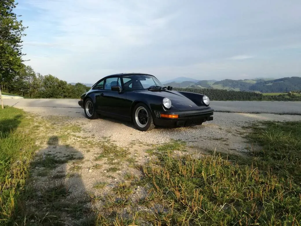 Porsche 911 1982 photo 2