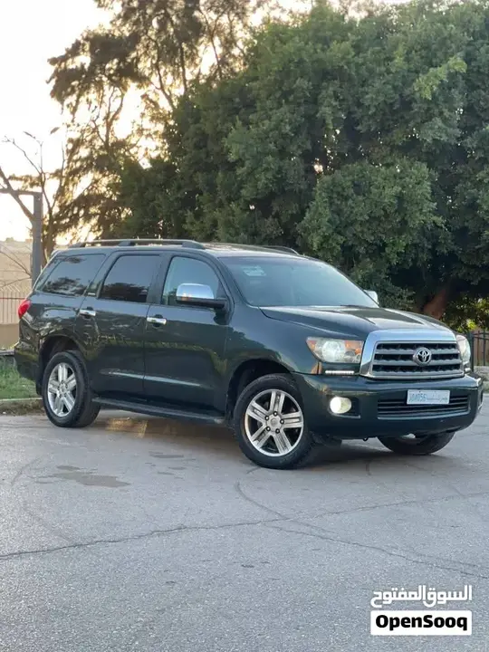 Toyota Sequoia 2010 photo 2
