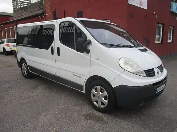 Renault Trafic 2012 photo 2