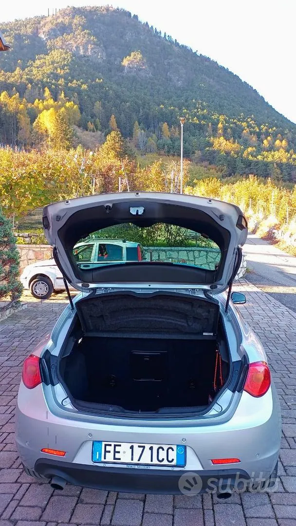 Alfa Romeo Giulietta 2016 photo 5