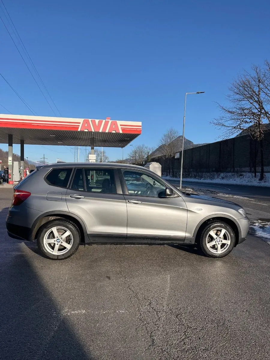 BMW X3 2012 photo 2