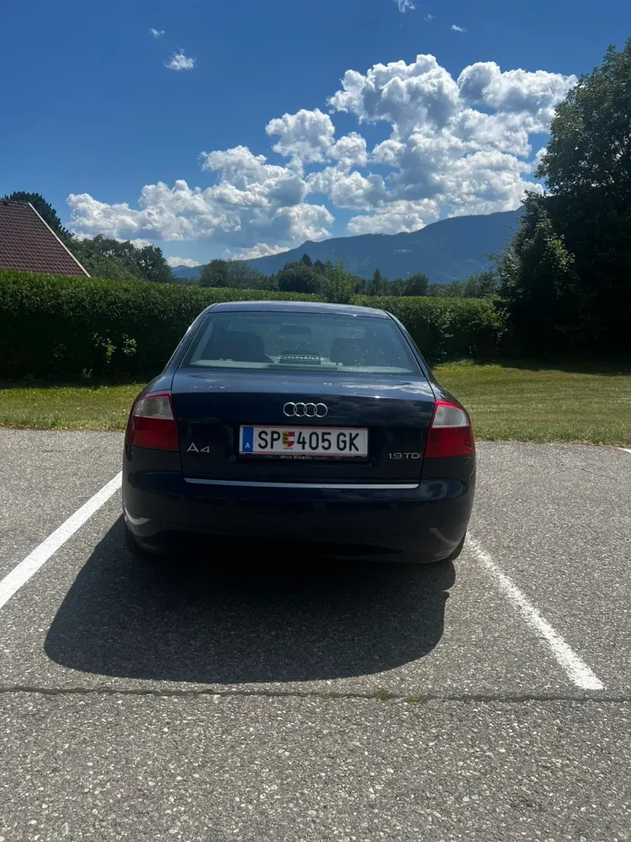 Audi A4 2003 photo 2